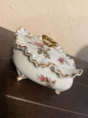 Vintage Japan Ruffled Edge Footed Moss Rose Candy Dish W/Lid Med. 1940's